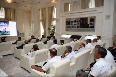 “Şəhərsalma və Memarlıq İli” çərçivəsində, İşğaldan azad olunmuş Kəlbəcər rayonunda innovativ yanaşmaların tətbiqi ilə genişmiqyaslı bərpa-quruculuq işləri, milli-mənəvi  kimliyimizin qorunması və tanıdılması mövzusunda tədbir keçirilib.