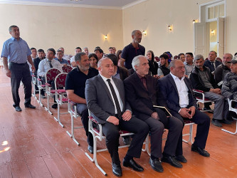 Kəlbəcər rayon İcra Hakimiyyətinin başçısı Azər Qocayev Göygöl rayonu, Çaykənd kəndində yaşayan vətəndaşlar üçün  qəbul keçirib.