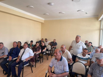 Kəlbəcər Rayon İcra Hakimiyyətinin başçısı Azər Qocayev  Kürdəmir rayonunda Qaçqınların və  Məcburi Köçkünlərin İşləri üzrə Dövlət Komitəsinin Mənzil İstismar Departamentinin Kürdəmir, Ucar və Göyçay rayonları üzrə Mənzil Kommunal İstismar Sahəsinin  inzibati binasında həmin ərazidə yaşayan sakinlərlə səyyar  görüş  qəbulu  keçirib.