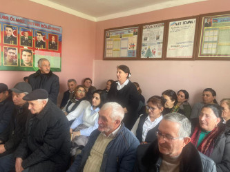 Kəlbəcər rayon İcra Hakimiyyətinin başçısı Azər Qocayev Abşeron rayonu, Masazır qəsəbəsində müvəqqəti fəaliyyət göstərən Kəlbəcər rayon 56 nömrəli tam orta məktəbin inzibati  binasında həmin ərazidə yaşayan vətəndaşlar üçün  qəbul keçirib.