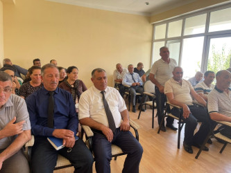 Kəlbəcər Rayon İcra Hakimiyyətinin başçısı Azər Qocayev  Kürdəmir rayonunda Qaçqınların və  Məcburi Köçkünlərin İşləri üzrə Dövlət Komitəsinin Mənzil İstismar Departamentinin Kürdəmir, Ucar və Göyçay rayonları üzrə Mənzil Kommunal İstismar Sahəsinin  inzibati binasında həmin ərazidə yaşayan sakinlərlə səyyar  görüş  qəbulu  keçirib.