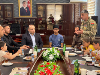 Kəlbəcər rayon İcra Hakimiyyətinin başçısı Azər Qocayev “1 iyun-Uşaqların Beynəlxalq Müdafiəsi Günü”nü şəhid  və qazi övladları ilə birgə qeyd edib.