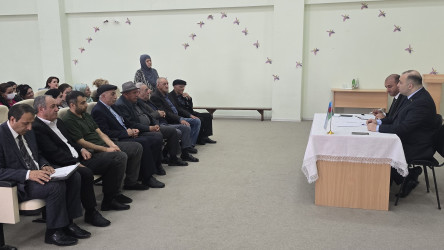 Kəlbəcər rayon İcra Hakimiyyətinin başçısı Azər Qocayev Bakı şəhəri, Qaradağ rayonu, Qobu Park-2 köçkün qəsəbəsində yaşayan vətəndaşlar üçün səyyar-görüş qəbulunu keçirib.