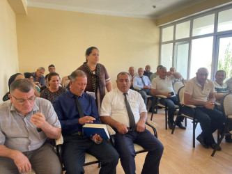 Kəlbəcər Rayon İcra Hakimiyyətinin başçısı Azər Qocayev  Kürdəmir rayonunda Qaçqınların və  Məcburi Köçkünlərin İşləri üzrə Dövlət Komitəsinin Mənzil İstismar Departamentinin Kürdəmir, Ucar və Göyçay rayonları üzrə Mənzil Kommunal İstismar Sahəsinin  inzibati binasında həmin ərazidə yaşayan sakinlərlə səyyar  görüş  qəbulu  keçirib.
