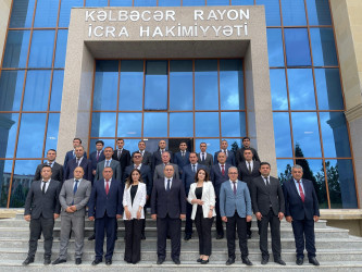 Kəlbəcər rayon İcra Hakimiyyətinin inzibati binasında “23 iyun-Dövlət Qulluqçularının Peşə Bayramı Günü” qeyd edilib.