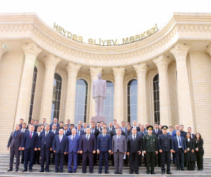 “Konstitusiya və Suverenlik ili”çərçivəsində  “Ümummilli Lider Heydər Əliyev müstəqil Azərbaycan Konstitusiyasının    müəllifidir”    mövzusunda   tədbir keçirlilib.