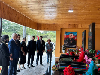 Şəhid  Rəhimli Bəxtiyar Nəsimi oğlunun ailəsi və məzarı ziyarət edilib.