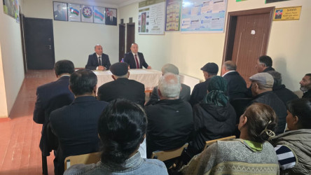 Kəlbəcər rayon İcra Hakimiyyətinin başçısı Azər Qocayev Abşeron rayonu, Xırdalan şəhərində yerləşən Kəlbəcər rayon 21 nömrəli tam orta məktəbdə, həmin ərazidə yaşayan vətəndaşlar üçün səyyar-görüş qəbulunu keçirib.