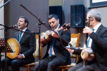 Aşıq Şəmşirin anadan olmasının 133 illiyinə həsr olunmuş  “Dədə öyüdlərinin söz işığında” adlı tədbir keçirilib.