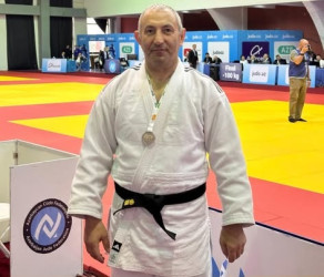 Kəlbəcər Rayon Polis Şöbəsinin şəxsi heyətlə iş  üzrə rəis köməkçisi, polis  polkovnik-leytenantı  Əyyub Əhməd oğlu Hüseynov “Cüdo üzrə veteranlar arasında Azərbaycan çempionatı”nın gümüş mükafatçısı adını qazanıb