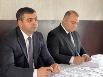 Kəlbəcər rayon İcra Hakimiyyətinin başçısı Azər Qocayev, Kəlbəcər rayon Prokuroru İlkin İsmayılov  Bərdə rayonu, Ağac Emalı Zavodunun ərazisi, Kəlbəcər rayon 41 nömrəli ümumi orta məktəbin inzibati binasında həmin ərazidə yaşayan vətəndaşlar üçün səyyar-görüş qəbulunu keçirib.