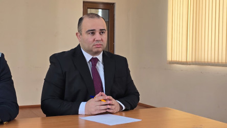 Kəlbəcər rayon İcra Hakimiyyətinin başçısı Azər Qocayev, Kəlbəcər rayon Prokuroru İlkin İsmayılov Zaqatala şəhəri,Məcburi köçkün qəsəbəsi, Mədəniyyət evinin inzibati binasında həmin ərazidə yaşayan vətəndaşlar üçün səyyar-görüş qəbulunu keçirib.