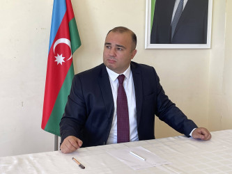 Kəlbəcər rayon İcra Hakimiyyətinin başçısı Azər Qocayev Yevlax şəhərində Yevlax şəhər 11 nömrəli tam orta ümumtəhsil məktəbinin inzibati binasında həmin ərazidə yaşayan vətəndaşlar üçün səyyar-görüş qəbulunu keçirib.