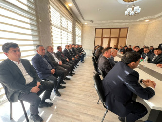 YAP Kəlbəcər rayon təşkilatı tərəfindən “Konstitusiya və Suverenlik İli” çərçivəsində 8 Noyabr – Zəfər Günü münasibətilə  4 noyabr 2025-ci il tarixində  Zəfərin təntınəsi mövzusunda tədbir keçirilmişdir.