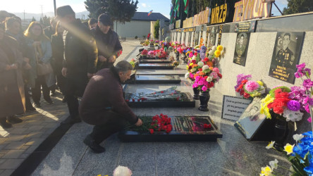 Şəhid Məhəmmədli İsmayıl Mahir oğlunun məzarı və ailəsi ziyarət edilib.