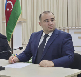 Kəlbəcər rayon İcra Hakimiyyətinin başçısı Azər Qocayev, YAP Kəlbəcər rayon təşkilatının sədri Həbib Misirov Bərdə şəhəri,Bərdə Regional Mədəniyyət İdarəsinin inzibati binasında həmin ərazidə yaşayan vətəndaşlar üçün səyyar-görüş qəbulunu keçirib.