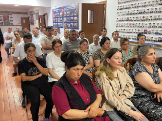 Kəlbəcər rayon İcra Hakimiyyətinin başçısı Azər Qocayev Ağdam rayon, Dördyol-1 köçkün qəsəbəsi, Kəlbəcər rayon 128 saylı tam orta məktəbin inzibati binasında həmin ərazidə yaşayan vətəndaşlar üçün səyyar-görüş qəbulunu keçirib.