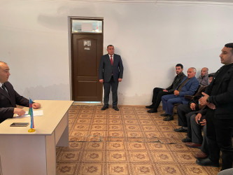 Kəlbəcər rayon İcra Hakimiyyətinin başçısı Azər Qocayev Qax rayonu, Almalı kəndində  həmin ərazidə yaşayan vətəndaşlar üçün səyyar-görüş qəbulunu keçirib.