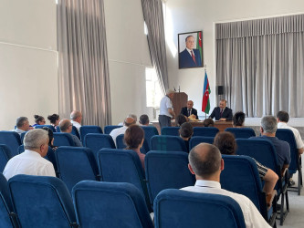 Kəlbəcər rayon İcra Hakimiyyətinin başçısı Azər Qocayev Abşeron rayonu, Mehdiabad qəsəbəsi, Kəlbəcər rayon 13 nömrəlitam orta məktəbin inzibati binasında həmin ərazidə yaşayan vətəndaşlar üçün səyyar-görüş qəbulunu keçirib.