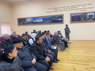 Kəlbəcər rayon İcra Hakimiyyətinin başçısı Azər Qocayev Sabunçu rayonu, Kürdəxanı qəsəbəsi ərazisində yerləşən  Kəlbəcər rayon 6 nömrəli körpələr evi-uşaq bağçasının inzibati  binasında həmin ərazidə yaşayan vətəndaşlar üçün səyyar-görüş qəbulunu keçirib.