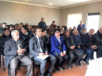 Kəlbəcər rayon İcra Hakimiyyətinin başçısı Azər Qocayev, Kəlbəcər rayon Prokuroru İlkin İsmayılov  Bərdə rayonu, Ağac Emalı Zavodunun ərazisi, Kəlbəcər rayon 41 nömrəli ümumi orta məktəbin inzibati binasında həmin ərazidə yaşayan vətəndaşlar üçün səyyar-görüş qəbulunu keçirib.