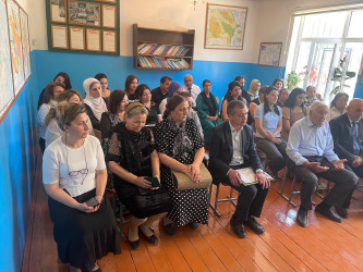 Kəlbəcər rayon İcra Hakimiyyətinin başçısı Azər Qocayev Abşeron şəhəri, Xırdalan şəhəri, Kəlbəcər rayon 20 saylı tam orta məktəbin inzibati binasında həmin ərazidə yaşayan vətəndaşlar üçün görüş  keçirib.