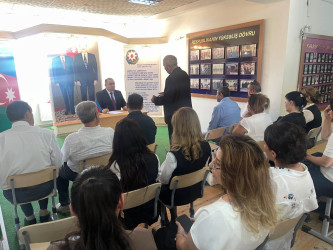 Kəlbəcər rayon İcra Hakimiyyətinin başçısı Azər Qocayev Abşeron rayonu, Masazır kəndi,  7 nömrəli tam orta məktəbin inzibati binasında həmin ərazidə yaşayan vətəndaşlar üçün qəbul keçirib.