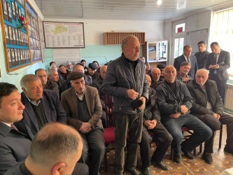 Kəlbəcər rayon İcra Hakimiyyətinin başçısı Azər Qocayev Göygöl rayonu Üçtəpə kəndində və ətraf ərazilərdə yaşayan vətəndaşlar üçün qəbul keçirib.