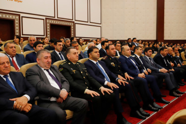 Ümummilli Lider Heydər Əliyevin anadan olmasının 103-cü ildönümünə həsr olunmuş “Zamanın fövqündə dayanan əbədiyaşar lider” mövzusunda tədbir keçirilib.