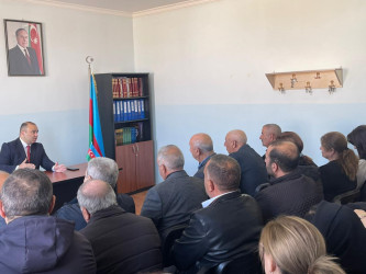 Kəlbəcər rayon İcra Hakimiyyətinin başçısı Azər Qocayev Xəzər rayonu ərazisində fəaliyyət göstərən  Kəlbəcər rayon 14 nömrəli tam orta məktəbin inzibati  binasında həmin ərazidə yaşayan vətəndaşlar üçün səyyar-görüş qəbulunu keçirib.