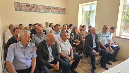 Kəlbəcər rayon İcra Hakimiyyətinin başçısı Azər Qocayev Bakı şəhəri, Xəzər rayonu, Qala qəsəbəsi, Bakı şəhər 345 nömrəli  tam ümumtəhsil məktəbinin inzibati binasında həmin ərazidə yaşayan vətəndaşlar üçün səyyar-görüş qəbulunu keçirib.