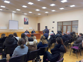 Kəlbəcər rayon İcra Hakimiyyətinin başçısı Azər Qocayev Sabunçu rayonu, Kürdəxanı qəsəbəsi ərazisində yerləşən  Kəlbəcər rayon 6 nömrəli körpələr evi-uşaq bağçasının inzibati  binasında həmin ərazidə yaşayan vətəndaşlar üçün səyyar-görüş qəbulunu keçirib.