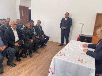 Kəlbəcər rayon İcra Hakimiyyətinin başçısı Azər Qocayev Daşkəsən rayonu, Zəylik kəndi, Zəylik kənd Mədəniyyət evinin binasında həmin ərazidə yaşayan vətəndaşlar üçün səyyar-görüş qəbulunu keçirib.