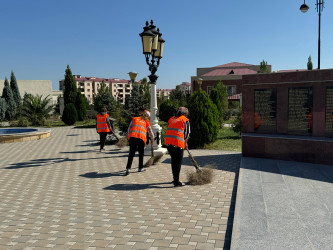 27 sentyabr-Anım günü ilə bağlı Kəlbəcər şəhidlərinin abidə kompleksində və Murovdağ şəhidlər xiyabanında, şəhid məzarlıqları ətrafında növbəti təmizlik və abadlıq işləri aparılmışdır.