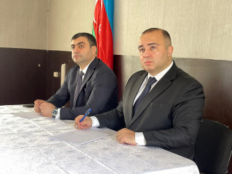 Kəlbəcər rayon İcra Hakimiyyətinin başçısı Azər Qocayev, Kəlbəcər rayon Prokuroru İlkin İsmayılov  Bərdə rayonu, Ağac Emalı Zavodunun ərazisi, Kəlbəcər rayon 41 nömrəli ümumi orta məktəbin inzibati binasında həmin ərazidə yaşayan vətəndaşlar üçün səyyar-görüş qəbulunu keçirib.