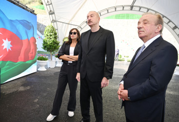 Prezident İlham Əliyev və birinci xanım Mehriban Əliyeva Toğanalı-Kəlbəcər-İstisu avtomobil yolunda görülən işlərlə tanış olublar.
