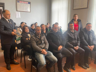 Kəlbəcər rayon İcra Hakimiyyətinin başçısı Azər Qocayev Yevlax şəhəri Kəlbəcər rayon 78 nömrəli tam orta məktəbin inzibati  binasında həmin ərazidə yaşayan vətəndaşlar üçün səyyar-görüş qəbulunu keçirib.