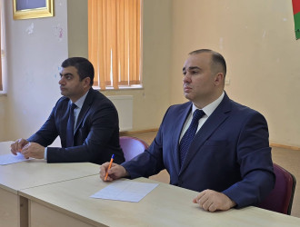 Kəlbəcər rayon İcra Hakimiyyətinin başçısı Azər Qocayev, Kəlbəcər rayon Prokuroru İlkin İsmayılov Şəki rayonu, Qaratorpaq kəndi, Qaratorpaq kənd ümumi orta məktəbinin inzibati binasında  həmin ərazidə yaşayan vətəndaşlar üçün səyyar-görüş qəbulunu keçirib.