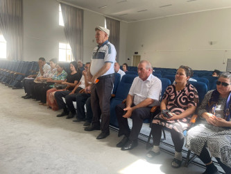 Kəlbəcər rayon İcra Hakimiyyətinin başçısı Azər Qocayev Abşeron rayonu, Mehdiabad qəsəbəsi, Kəlbəcər rayon 13 nömrəlitam orta məktəbin inzibati binasında həmin ərazidə yaşayan vətəndaşlar üçün səyyar-görüş qəbulunu keçirib.