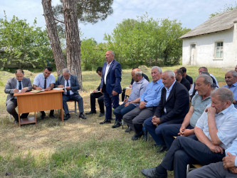 Kəlbəcər rayon İcra Hakimiyyətinin başçısı Azər Qocayev Ağdaş rayonu, Yenikənd kəndi, Yenikənd kənd tam orta məktəbinin  inzibati binasında həmin ərazidə yaşayan vətəndaşlar üçün səyyar-görüş qəbulunu keçirib.